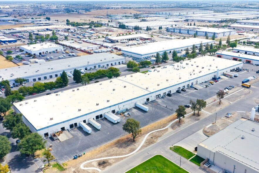Primary Photo Of 2904 S Angus Ave, Fresno Distribution For Lease