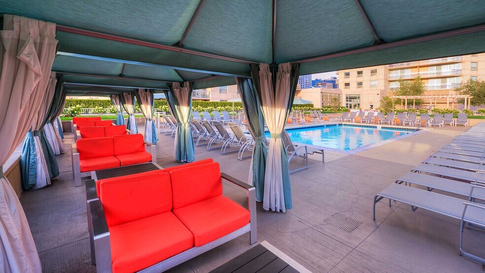 More Photos Of 540 N State St, Chicago Apartments For Lease