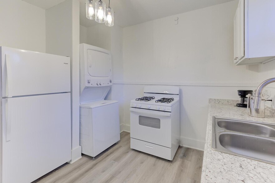 More Photos Of 963 New York St, Memphis Multifamily For Sale