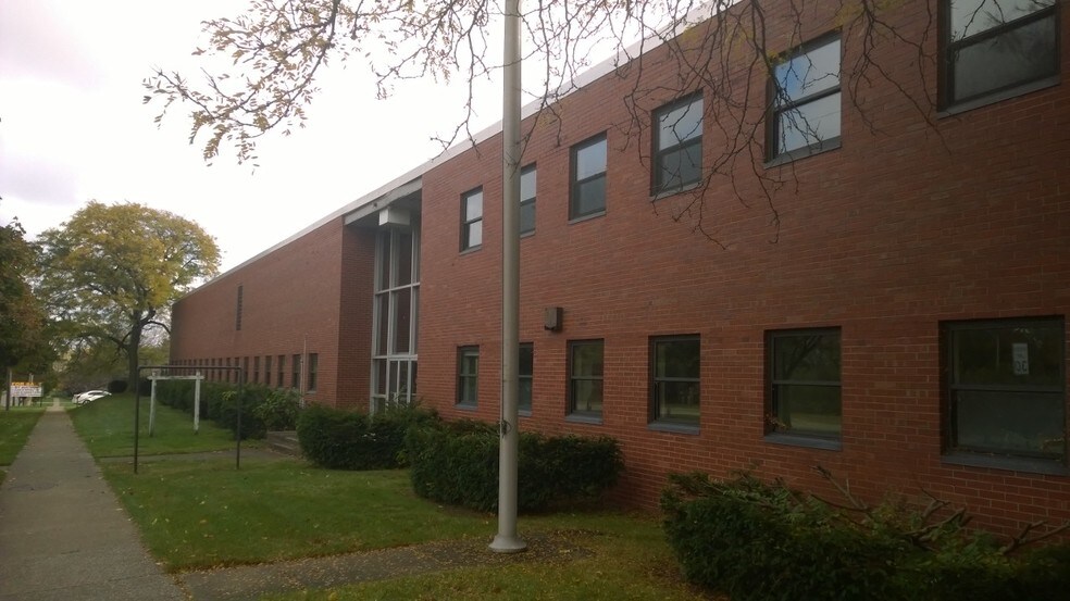More Photos Of 1011 Gorge Blvd, Akron Office For Lease