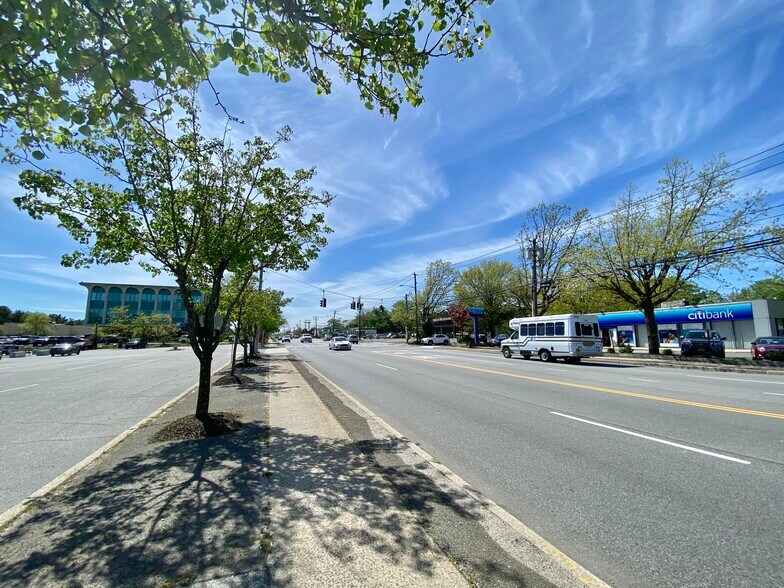 More Photos Of 6133 Jericho Tpke, Commack Storefront For Lease