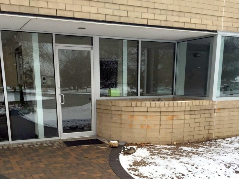 More Photos Of 180 Adams Ave, Hauppauge Flex For Lease