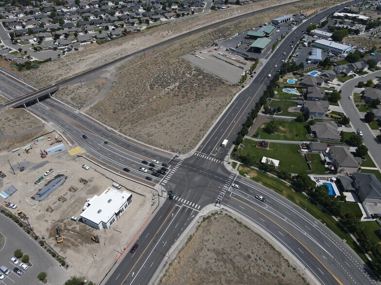 More Photos Of 8840 Clearwater ave, Kennewick General Retail For Lease