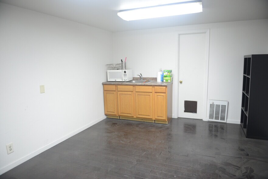More Photos Of 985 Richard Ave, Santa Clara Food Processing For Lease