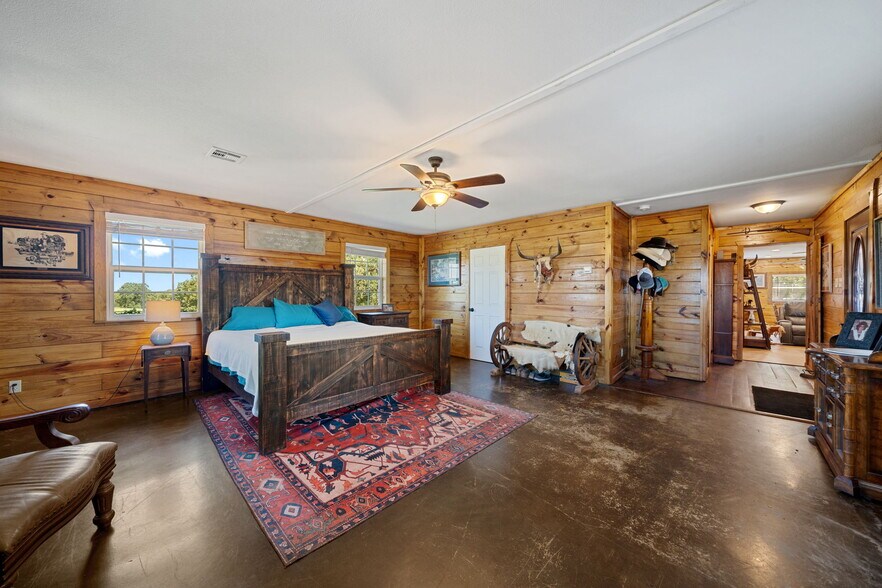 More Photos Of 204 County Road 107, Whitesboro Horse Stables For Sale
