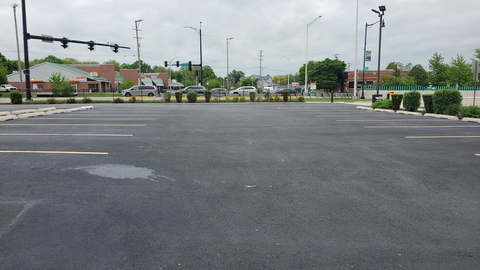 More Photos Of 1529 Rand Rd, Des Plaines Auto Dealership For Lease