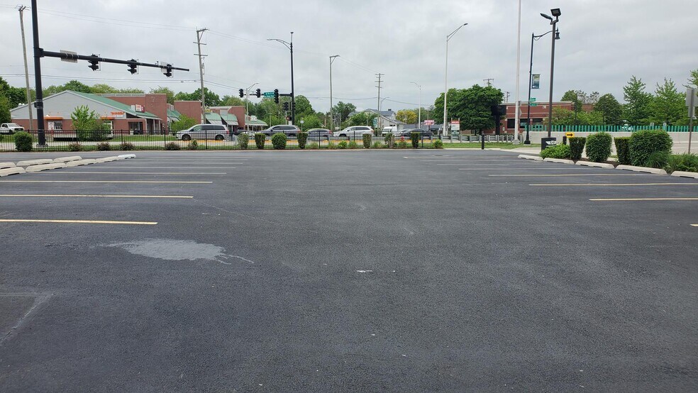 More Photos Of 1529 Rand Rd, Des Plaines Auto Dealership For Lease