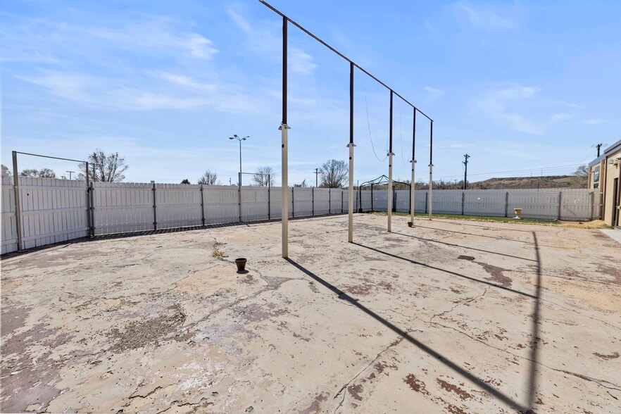 More Photos Of 6436 S Hwy 85-87, Colorado Springs General Retail For Sale