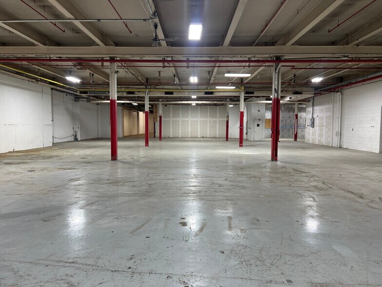 More Photos Of 545 Franklin Ave, Mount Vernon Warehouse For Sale