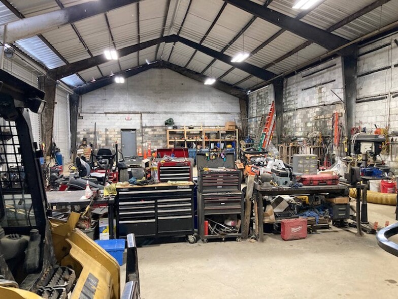 More Photos Of 2017 Dodson Ave, Chattanooga Auto Repair For Sale