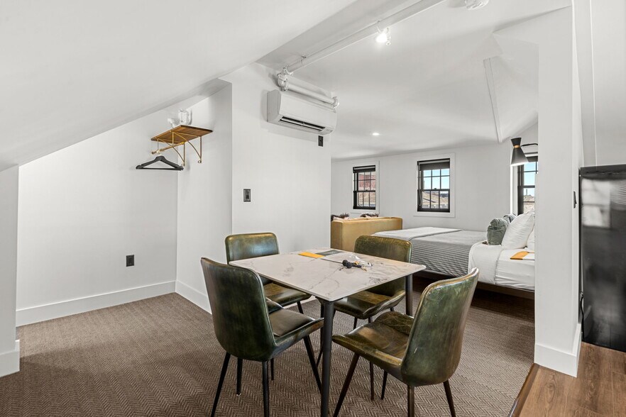 More Photos Of 409 The Hill, Portsmouth Hotel For Sale