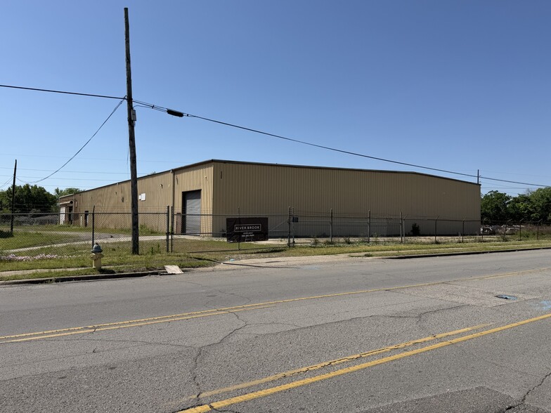Primary Photo Of 3323 33rd Pl N, Birmingham Manufacturing For Sale