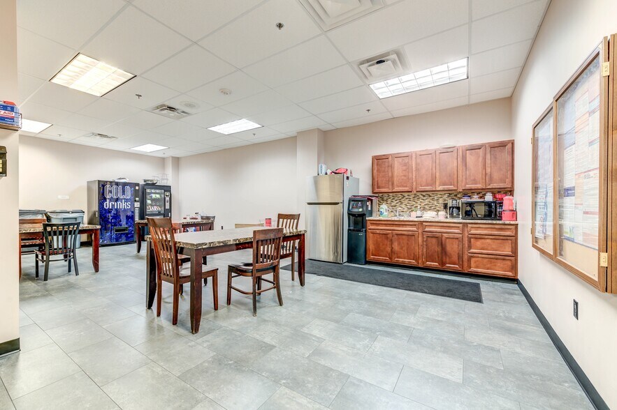 More Photos Of 1470 S Vandeventer Ave, Saint Louis Loft Creative Space For Sale