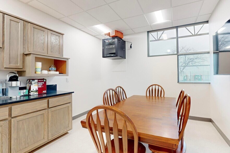 More Photos Of 6410 Gibson Blvd SE, Albuquerque Bank For Sale