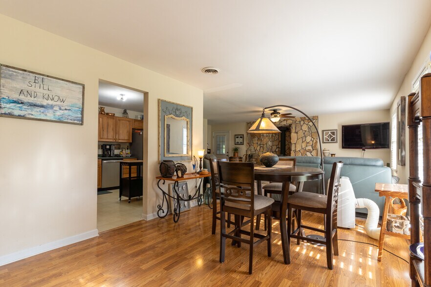 More Photos Of 1537 Jackson St, Locust Grove Office Residential For Sale