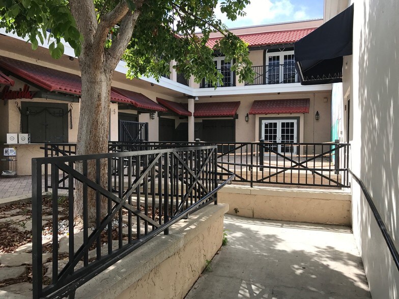 More Photos Of 524 Front St, Key West Loft Creative Space For Lease