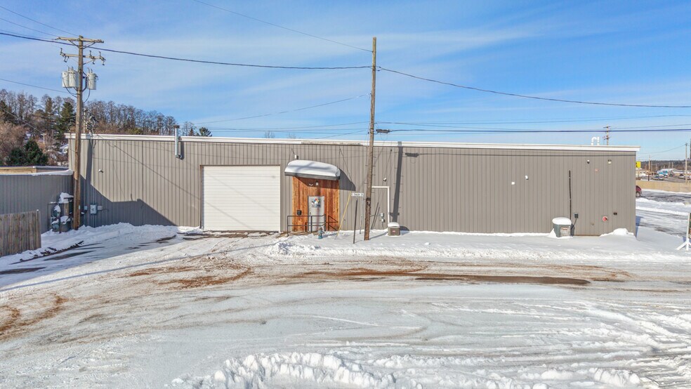 More Photos Of 106 E Smith St, Iron Mountain Distribution For Sale