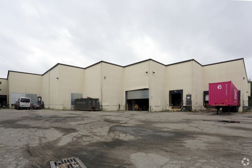 More Photos Of 195 Raritan Center Pky, Edison Warehouse For Lease