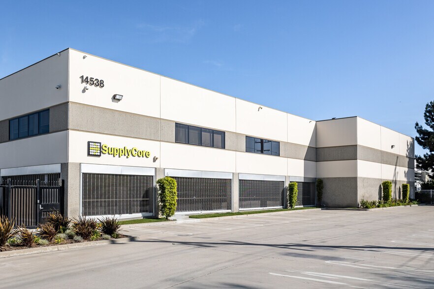 More Photos Of 14520-14534 Garfield Ave, Paramount Unknown For Lease