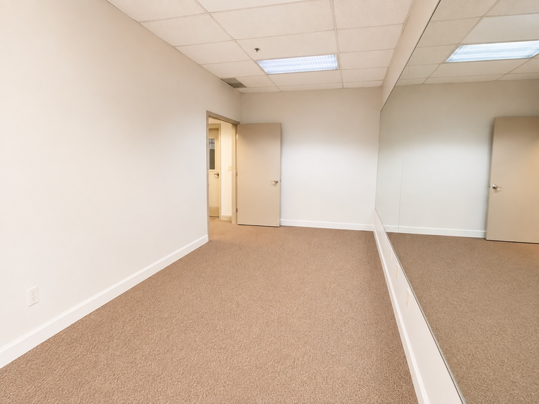 More Photos Of 3320 Perimeter Hill Dr, Nashville Office For Lease