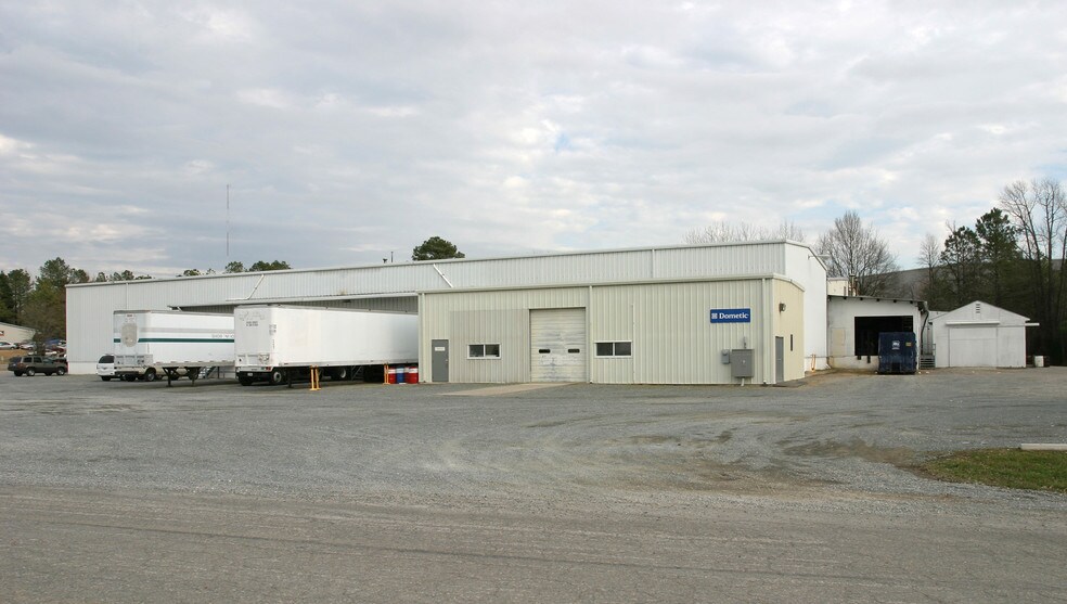 More Photos Of 8433 Erle Rd, Mechanicsville Warehouse For Lease