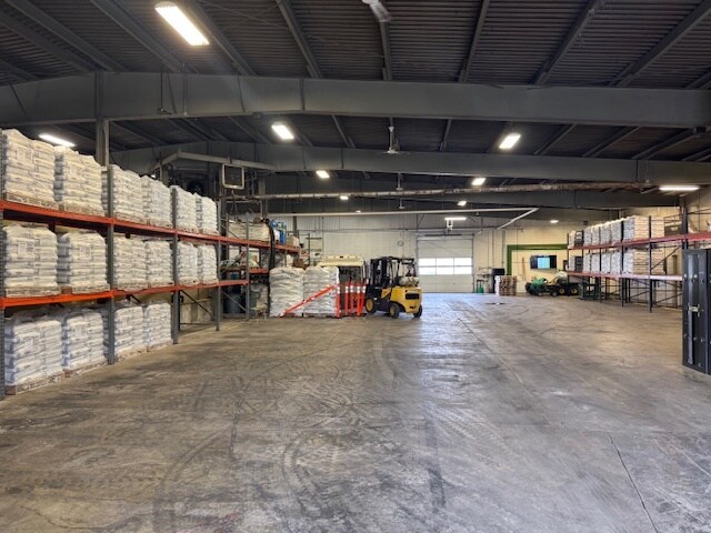 More Photos Of 8120 W Bradley Rd, Milwaukee Warehouse For Sale