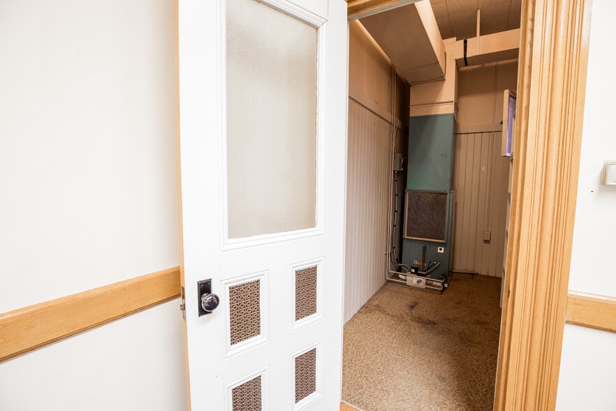 More Photos Of 74 Hammond St, Bangor Medical For Sale