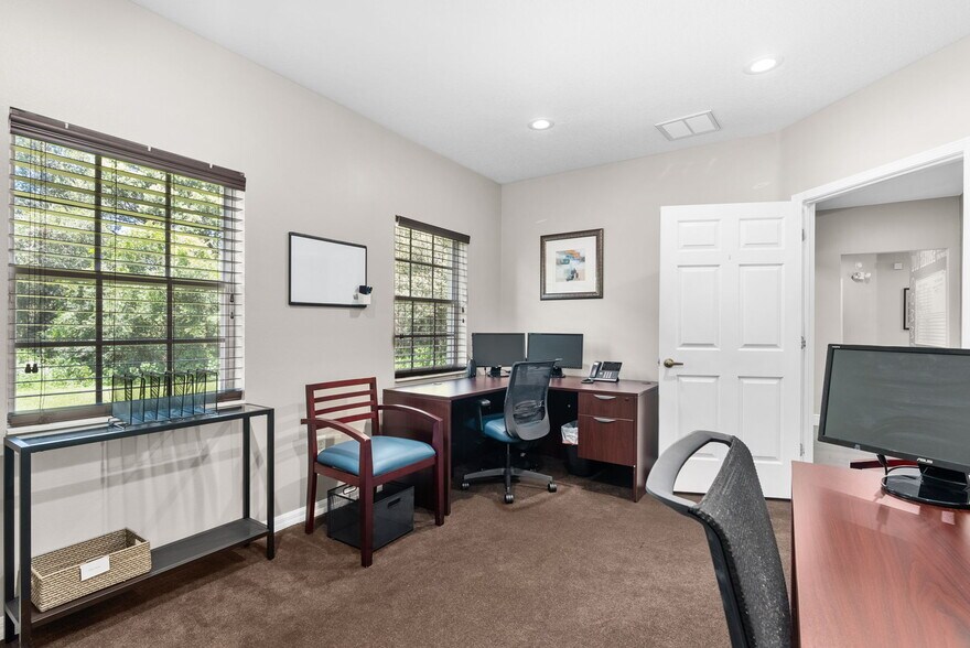 More Photos Of 8473 W Linebaugh Ave, Tampa Office For Lease