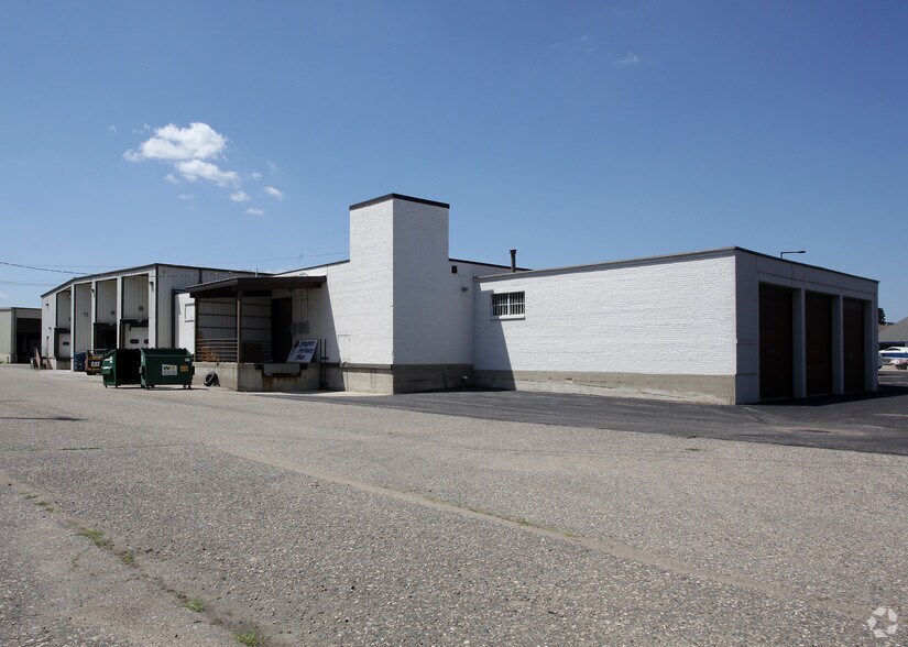 More Photos Of 1401-1423 N Riverfront Dr, Mankato Warehouse For Lease