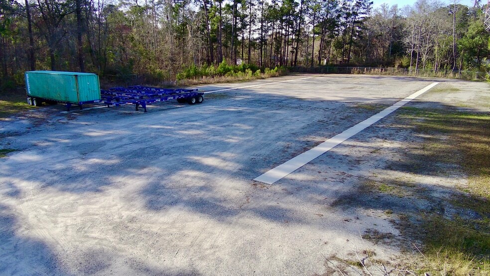 More Photos Of 111 Sparkman Dr, Garden City Warehouse For Lease