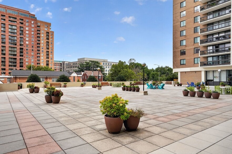 More Photos Of 3800 Fairfax Dr, Arlington Apartments For Sale