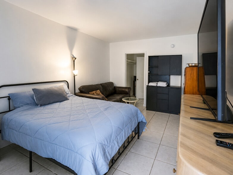 More Photos Of 4117 N Ocean Blvd, Fort Lauderdale Hotel For Sale