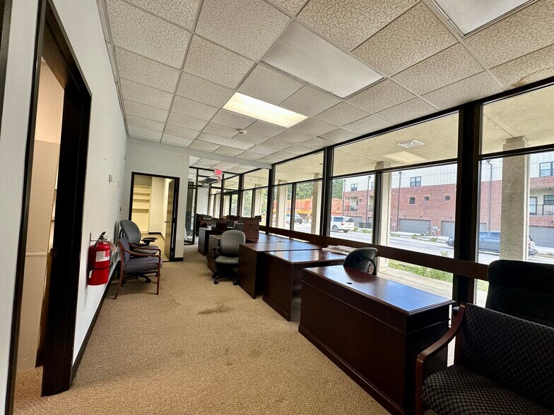 More Photos Of 130 Lexington Ln, Southern Pines Office For Sale
