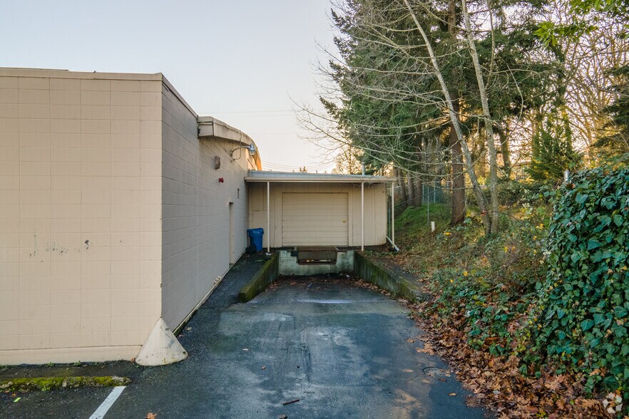 More Photos Of 2945 Liberty Rd S, Salem Freestanding For Lease