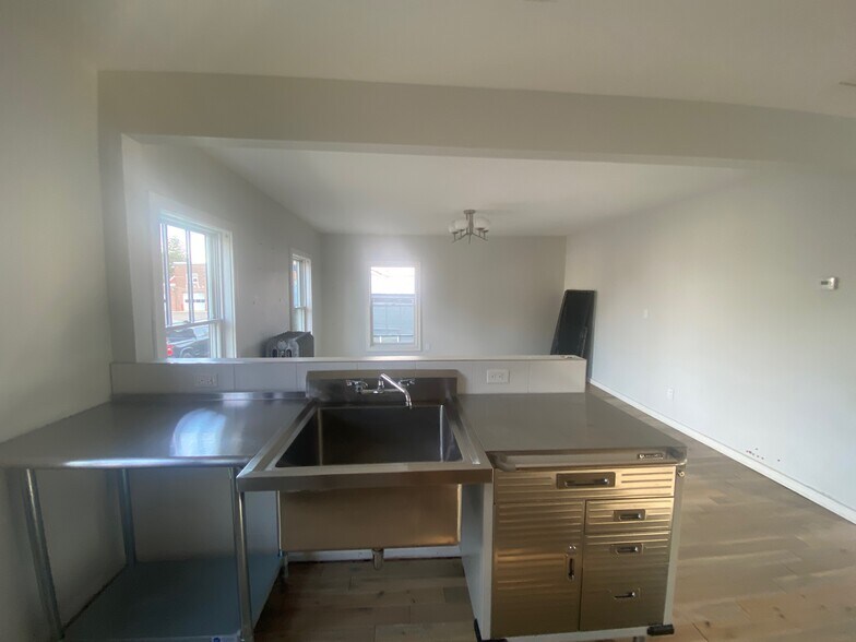 More Photos Of 156 Broadway, Port Ewen Freestanding For Sale