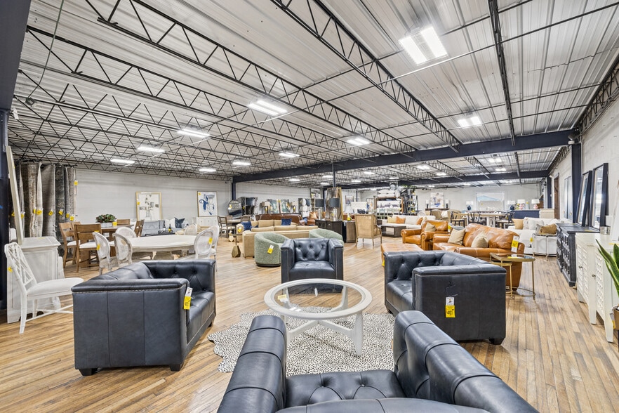 More Photos Of 764 E Seventh St, Lexington Warehouse For Sale