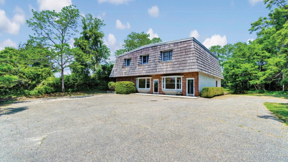 More Photos Of 921 County Road 39, Southampton Office For Sale
