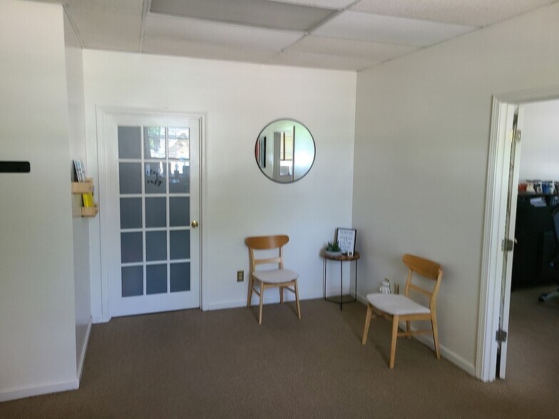 More Photos Of 2701-2709 Washington ave, Evansville Office For Sale