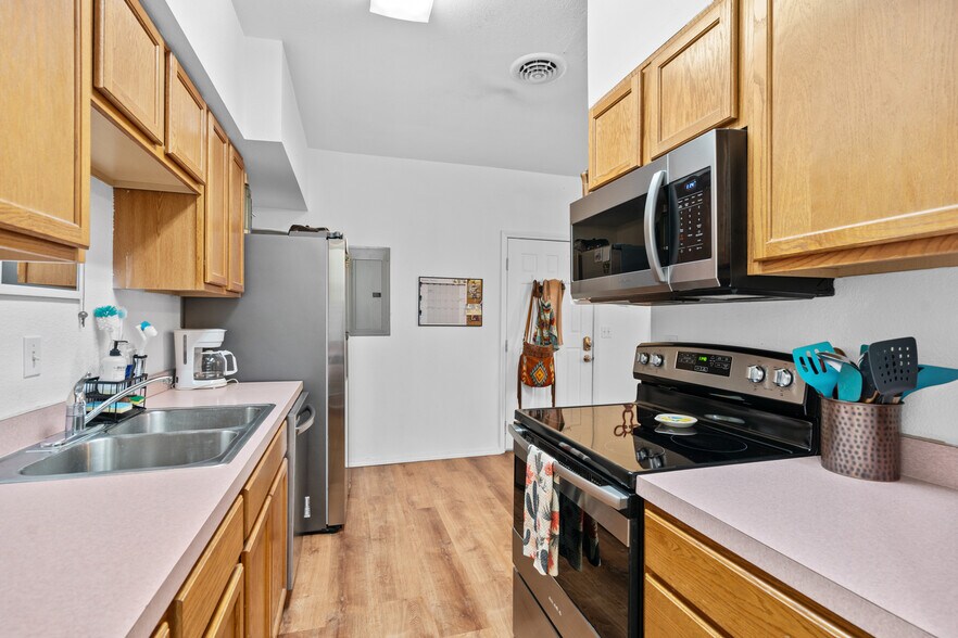 More Photos Of 140 S Chase St, Heppner Apartments For Sale