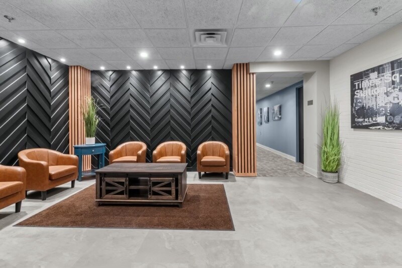 More Photos Of 555 S Perryville Rd, Rockford Office For Lease