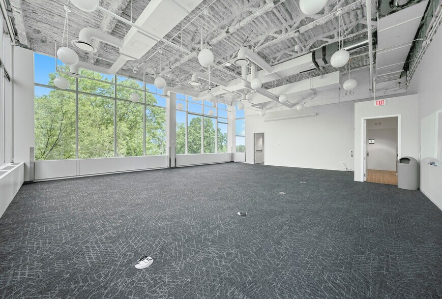 More Photos Of 1950 Innovation Way, Libertyville Unknown For Lease