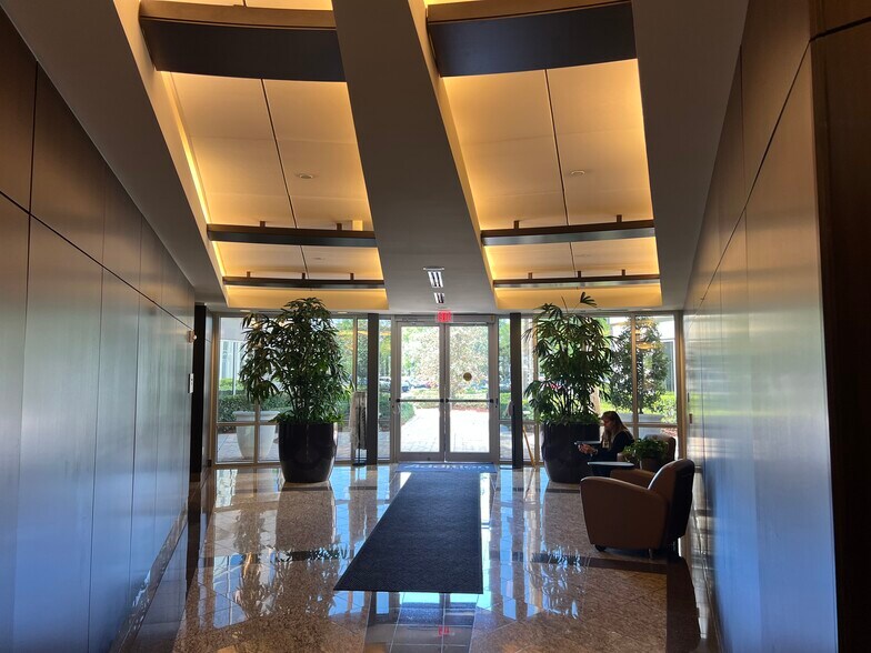 More Photos Of 1000 Primera Blvd, Lake Mary Office For Lease