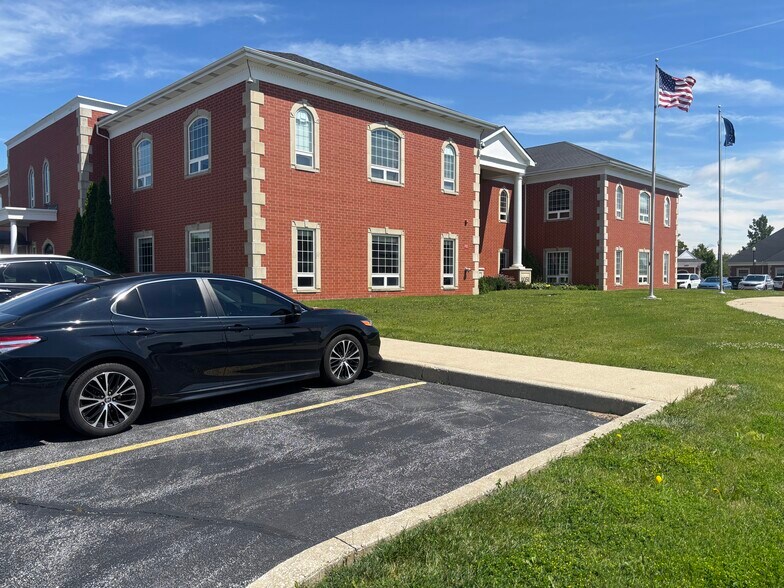 More Photos Of 11051 Broadway, Crown Point Office For Lease