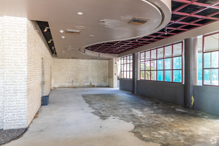 More Photos Of 5524-5986 Flamingo Rd, Cooper City Unknown For Lease