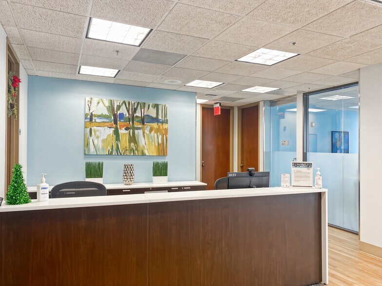 More Photos Of 650 Poydras St, New Orleans Coworking Space