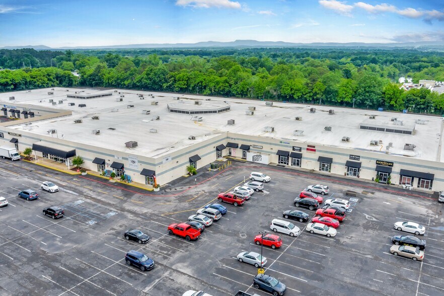 More Photos Of 4083 Cloud Springs Rd, Ringgold Storefront For Sale