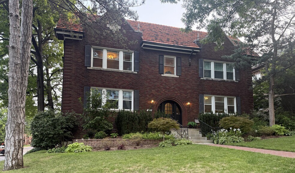 More Photos Of 7700 Shirley Dr, Clayton Apartments For Sale
