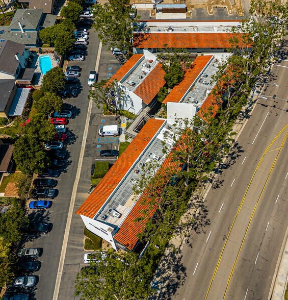 More Photos Of 1820 W Orangewood Ave, Orange Office For Lease