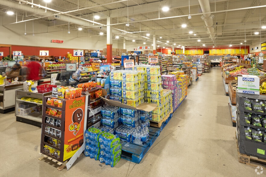 More Photos Of 17501-17559 S Kedzie Ave, Hazel Crest Unknown For Lease