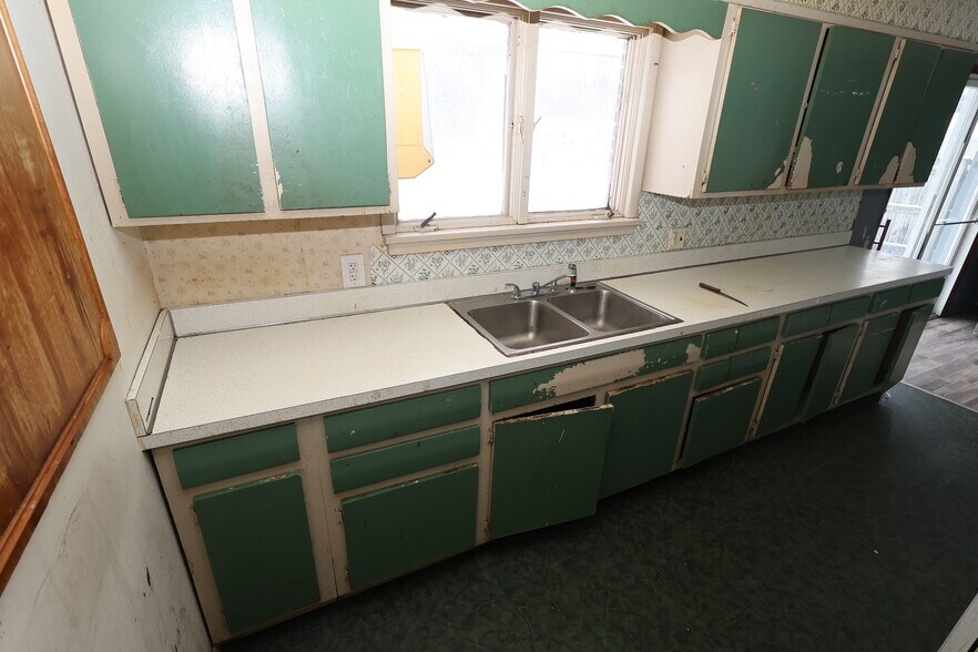 More Photos Of 3002 Old US 20 W, Elkhart Specialty For Sale